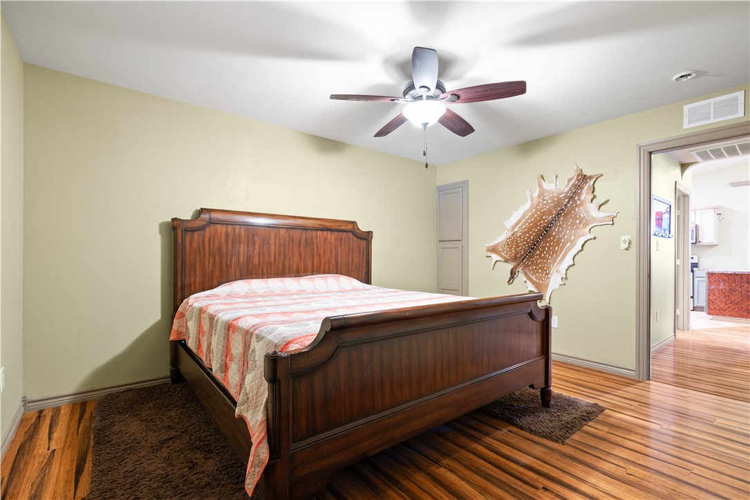 1545 S Commercial Property Photo 27