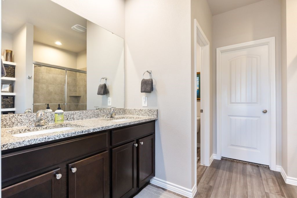 Undefined Property Photo 16