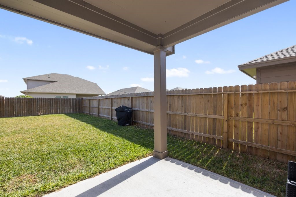 Undefined Property Photo 34