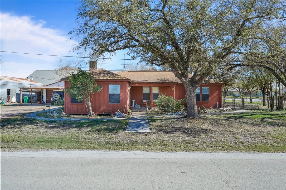 404 Louise St Property Photo 2