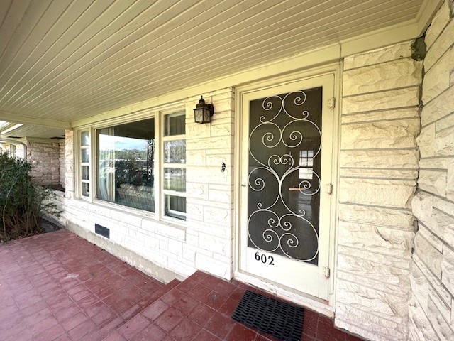 602 E 6th St Property Photo 10