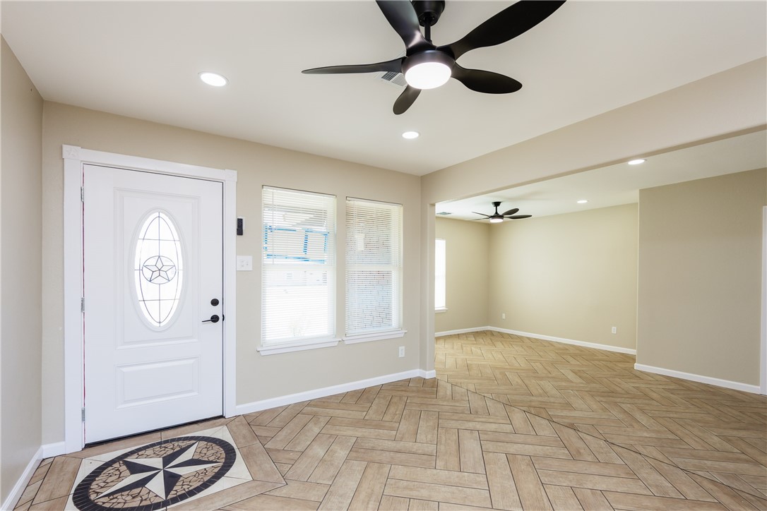 5806 Glen Arbor Dr Property Photo 6