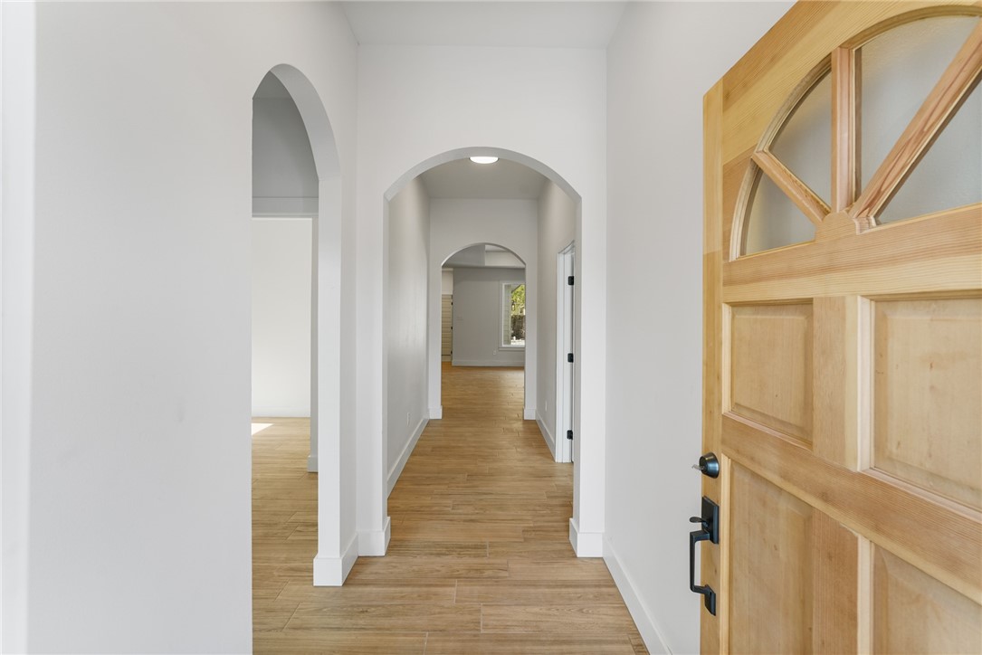 414 Clifford St Property Photo 3
