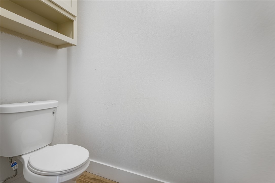 414 Clifford St Property Photo 12