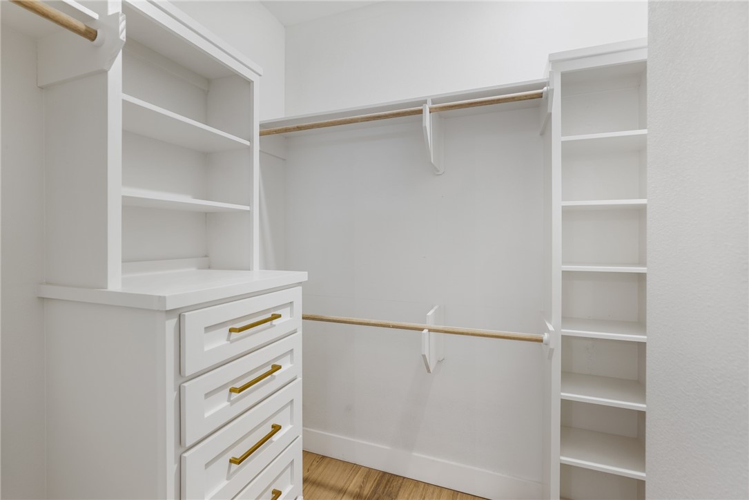 414 Clifford St Property Photo 16