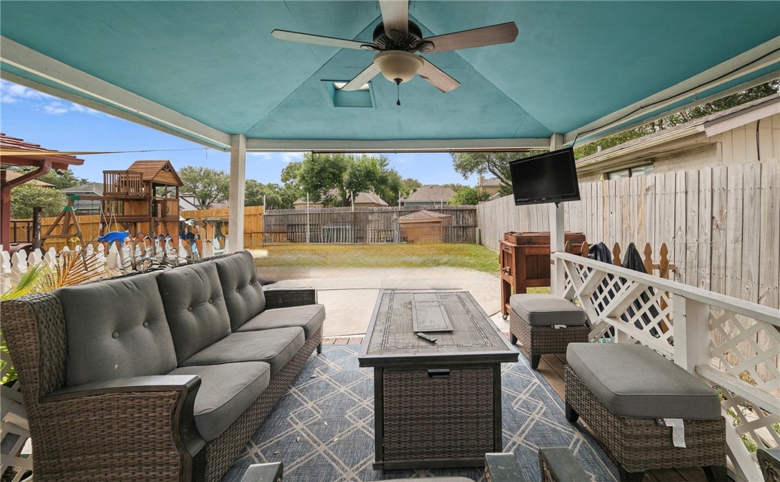 5337 Inverness Dr Property Photo 32