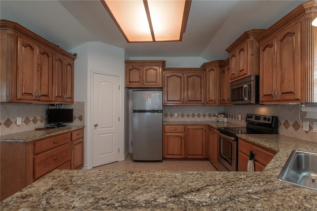 6222 Queen Bess Dr Property Photo 5