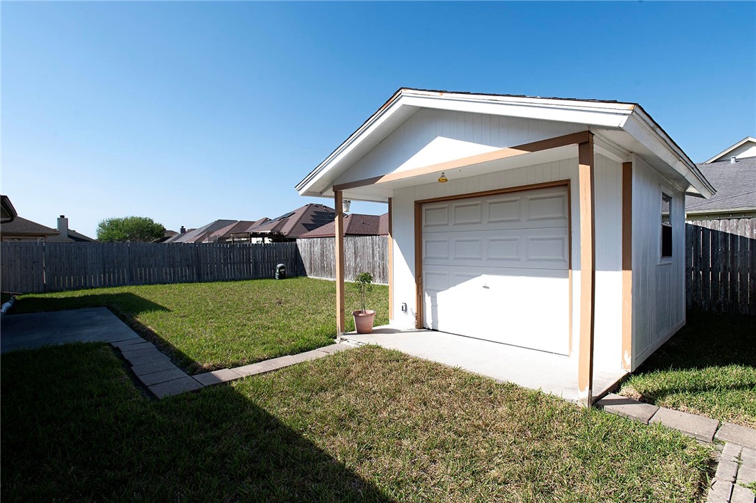 6222 Queen Bess Dr Property Photo 10