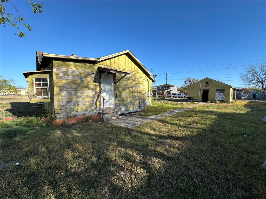 126 Fannin St Property Photo 15