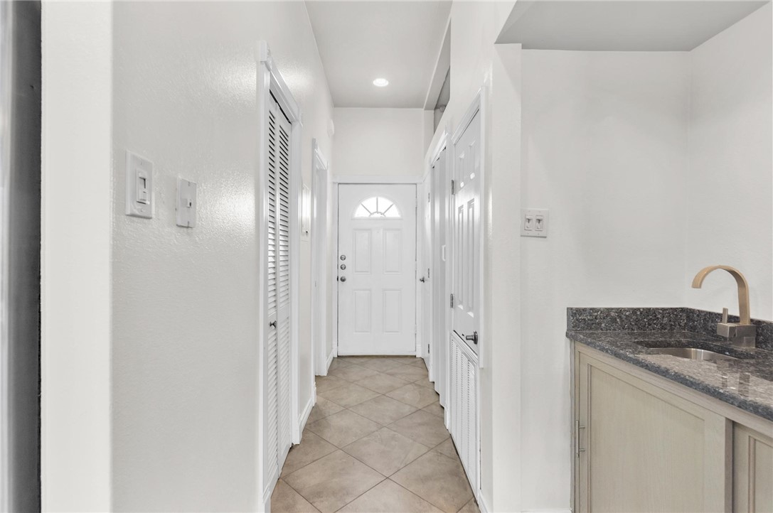 15401 Fortuna Bay Dr Property Photo 2