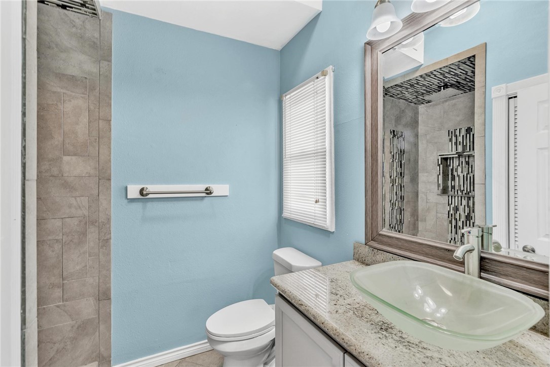 15401 Fortuna Bay Dr Property Photo 4
