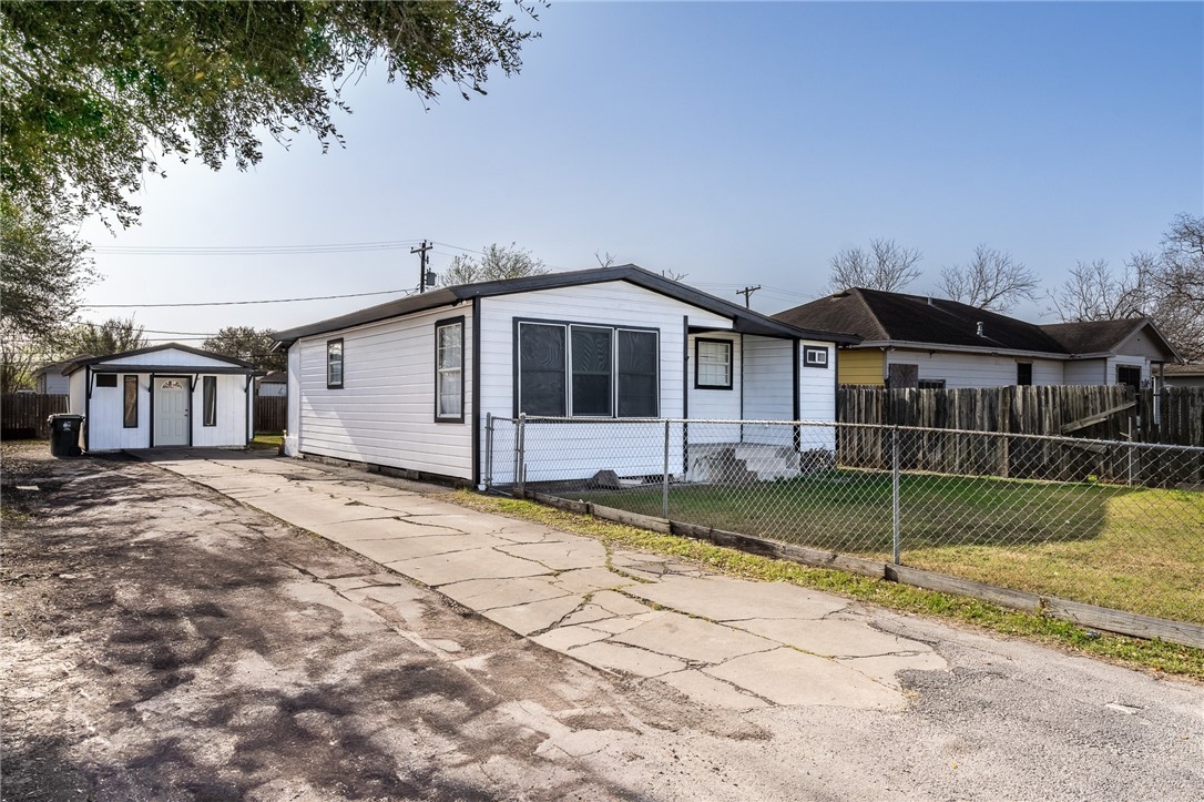 4914 Monitor St Property Photo