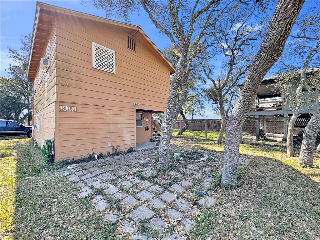 1901 Stardust Property Photo 4