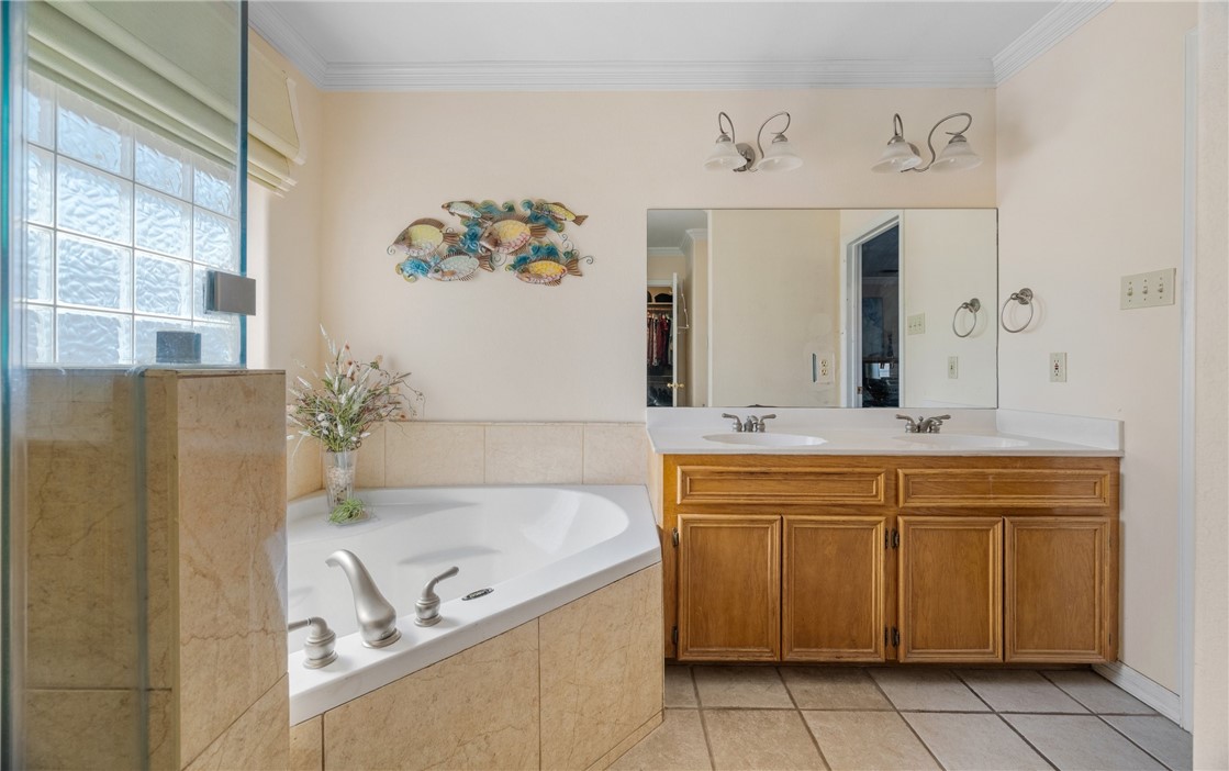 15930 Cabo Blanco Dr Property Photo 12