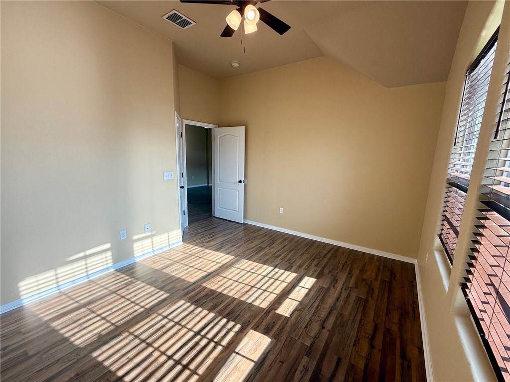 2205 Cardinales Property Photo 5