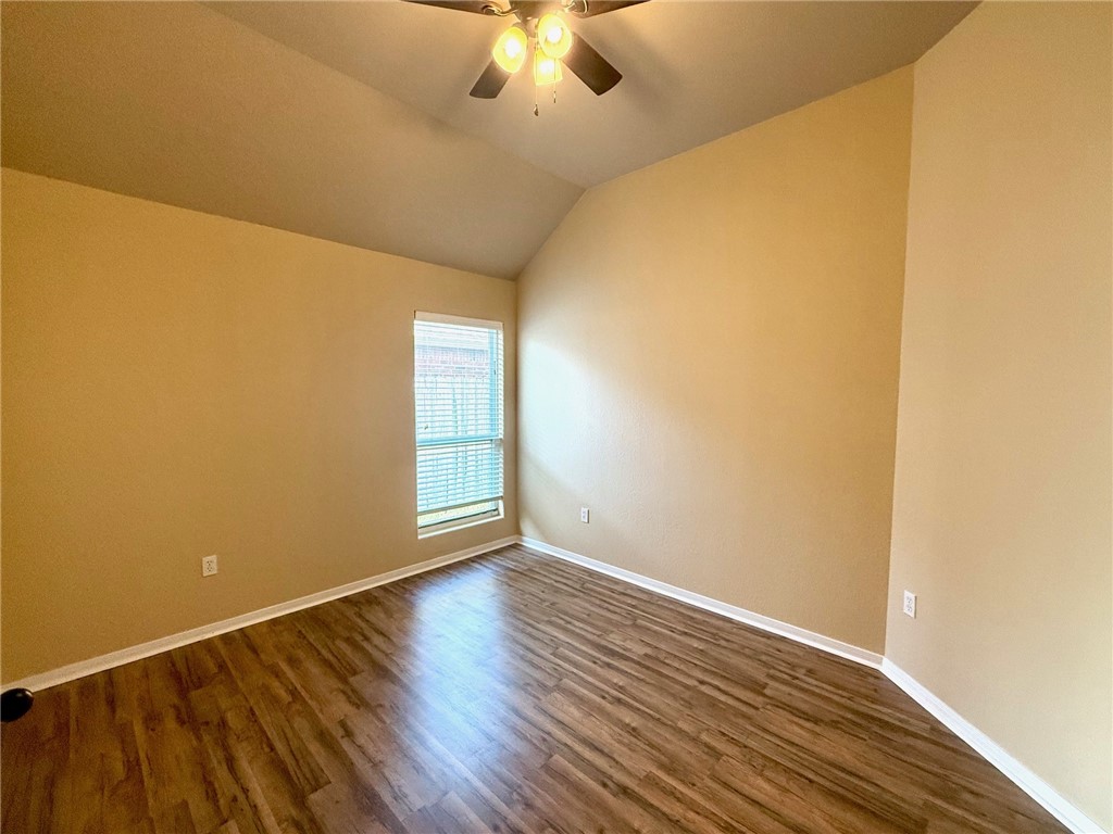 2205 Cardinales Property Photo 6