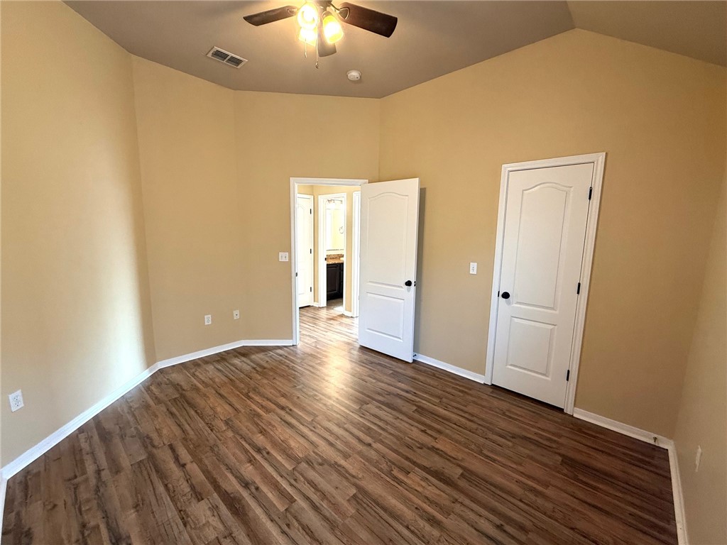 2205 Cardinales Property Photo 7