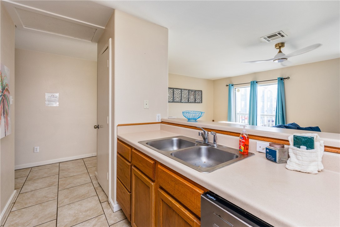 15010 Leeward Dr 9303 Property Photo 11