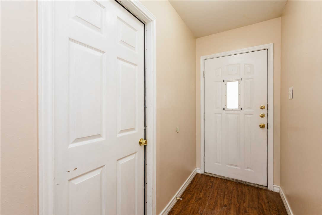 905 Saint Timothy St Property Photo 2