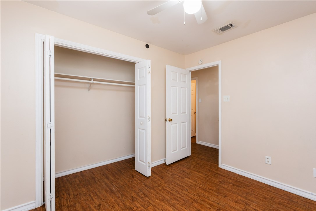 905 Saint Timothy St Property Photo 25