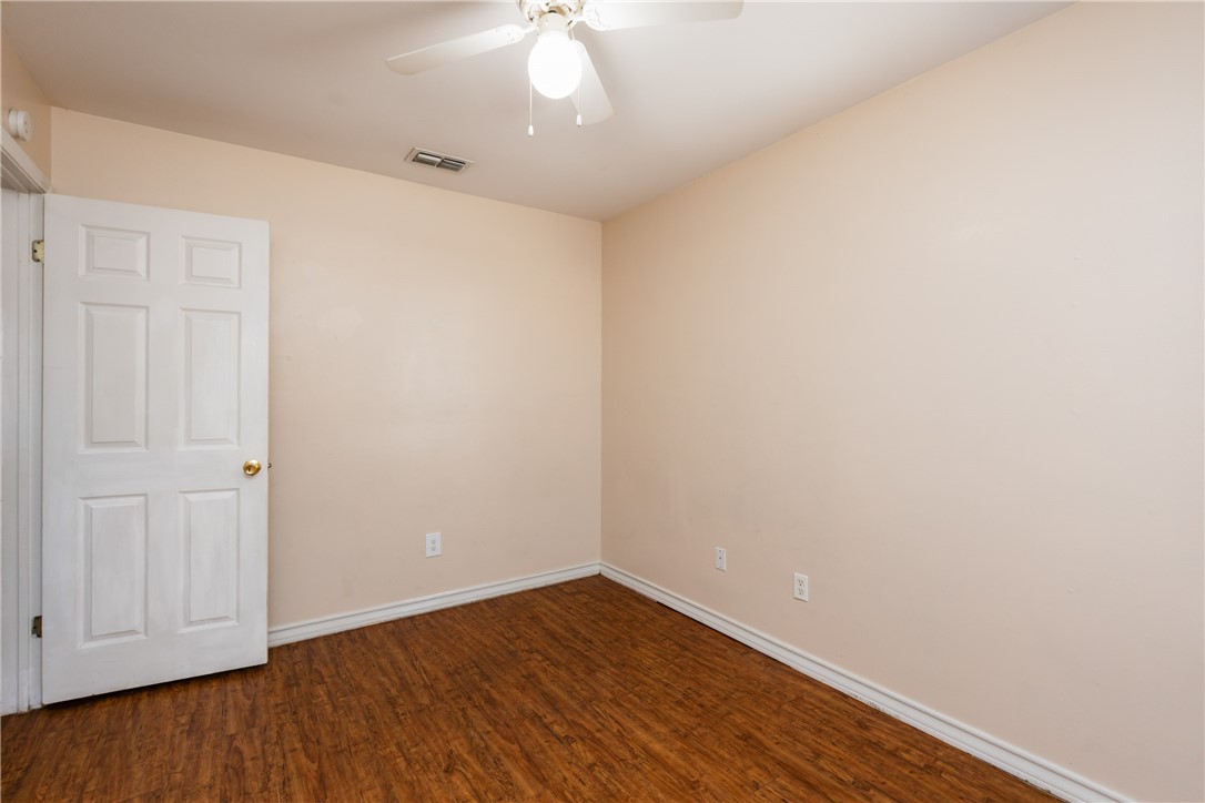905 Saint Timothy St Property Photo 28
