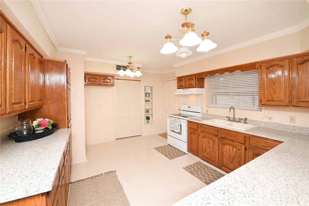 740 Princess Dr Property Photo 10