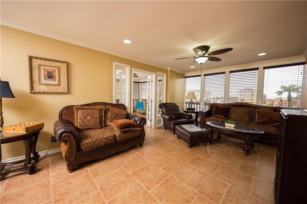 15002 Windward Dr 207 Property Photo 12