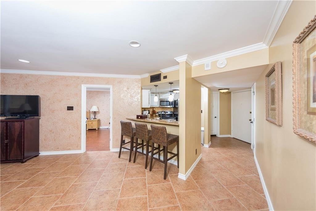 15002 Windward Dr 207 Property Photo 13