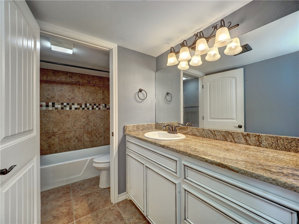 15002 Windward Dr 207 Property Photo 17