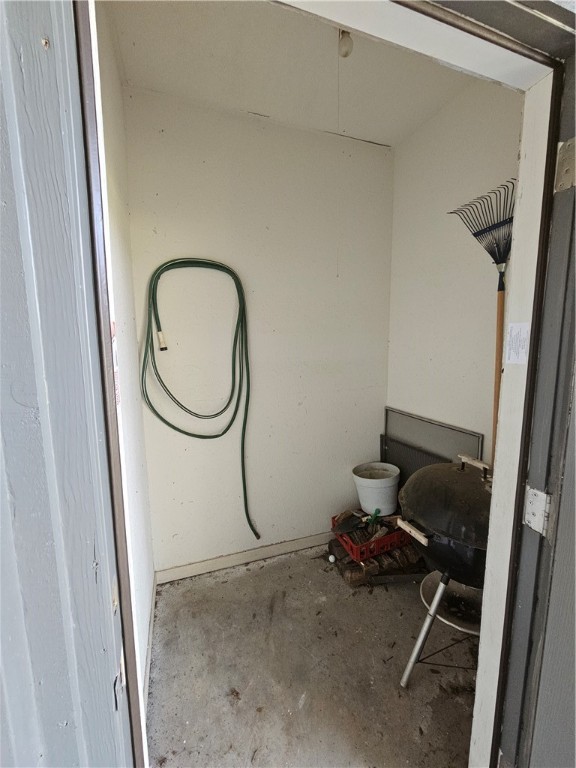 210 Oak Bay St 103 Property Photo 16