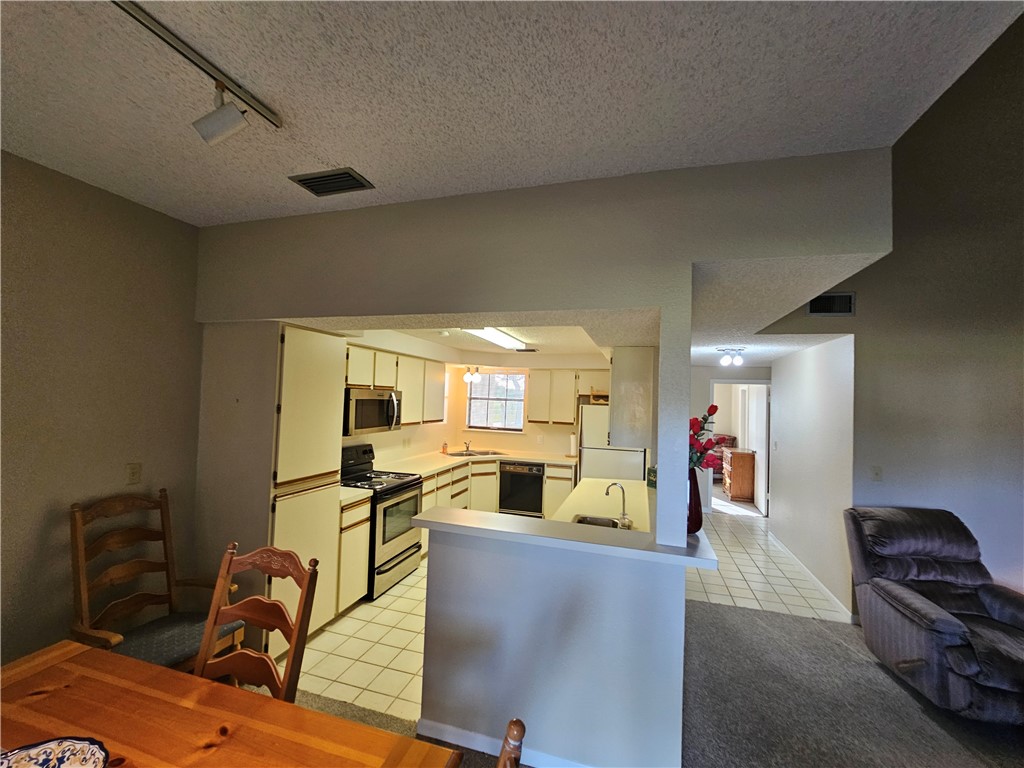 210 Oak Bay St 103 Property Photo 29