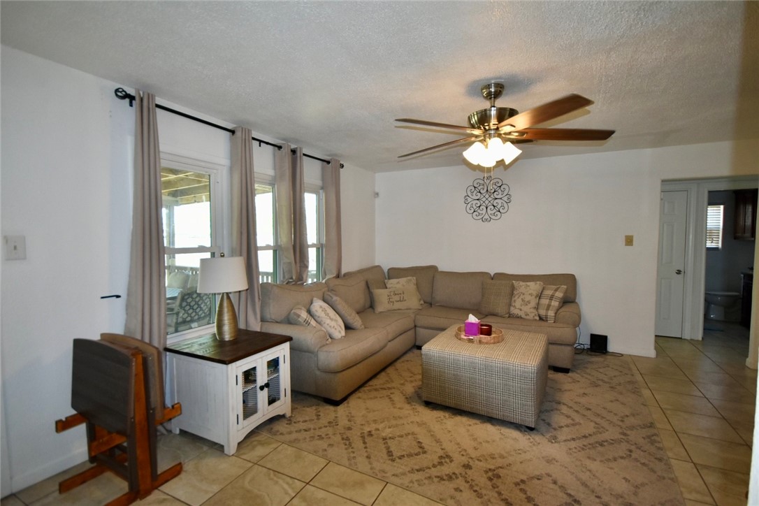 1310 E Fordyce Ave Property Photo 4