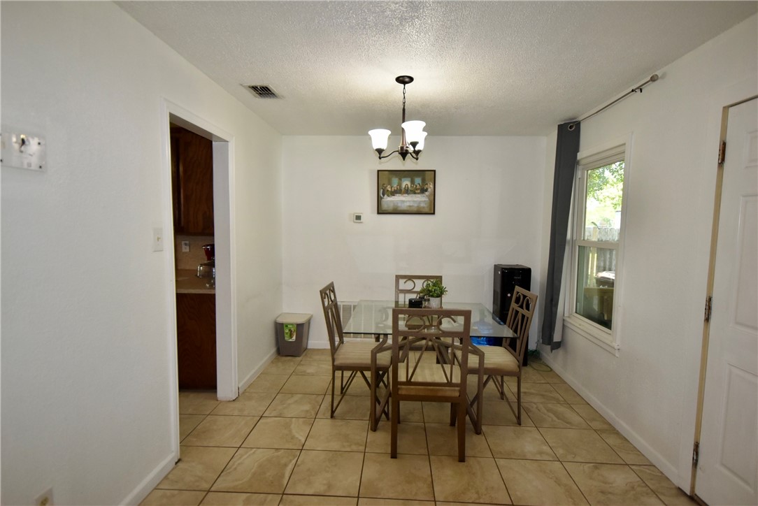 1310 E Fordyce Ave Property Photo 6