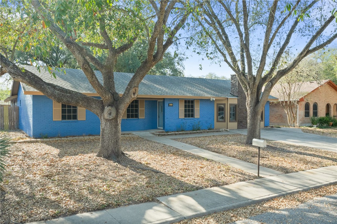 1511 Fairdale St Property Photo 2
