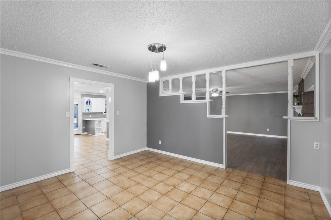 1511 Fairdale St Property Photo 3