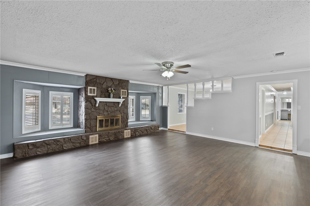 1511 Fairdale St Property Photo 5