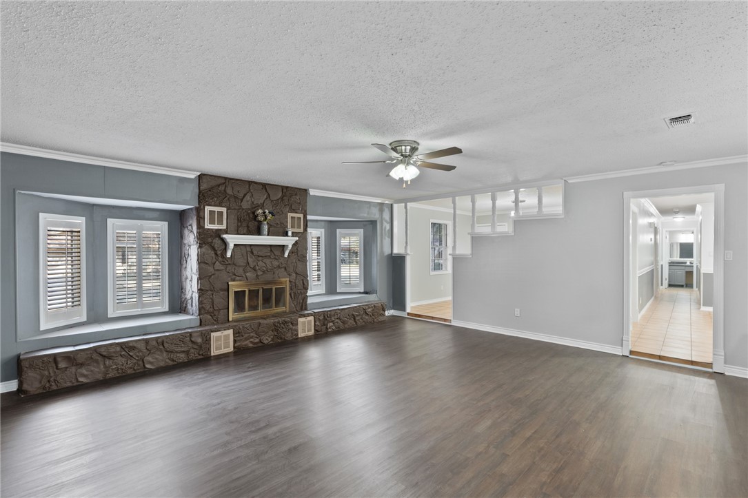 1511 Fairdale St Property Photo 6