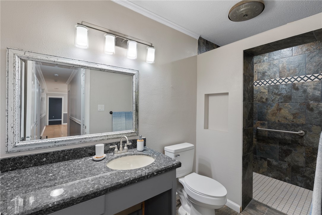 1511 Fairdale St Property Photo 18