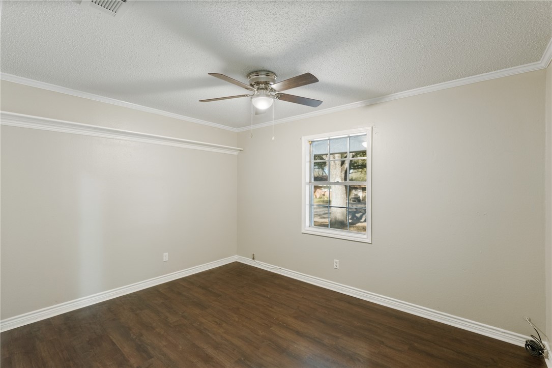 1511 Fairdale St Property Photo 21
