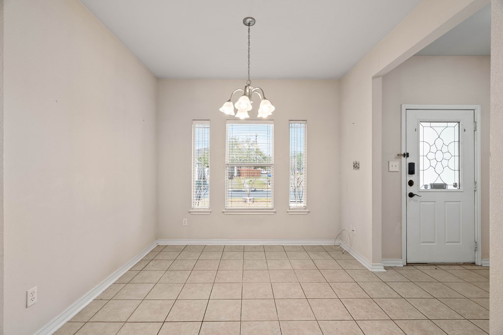 6525 Fenwick Dr Property Photo 3