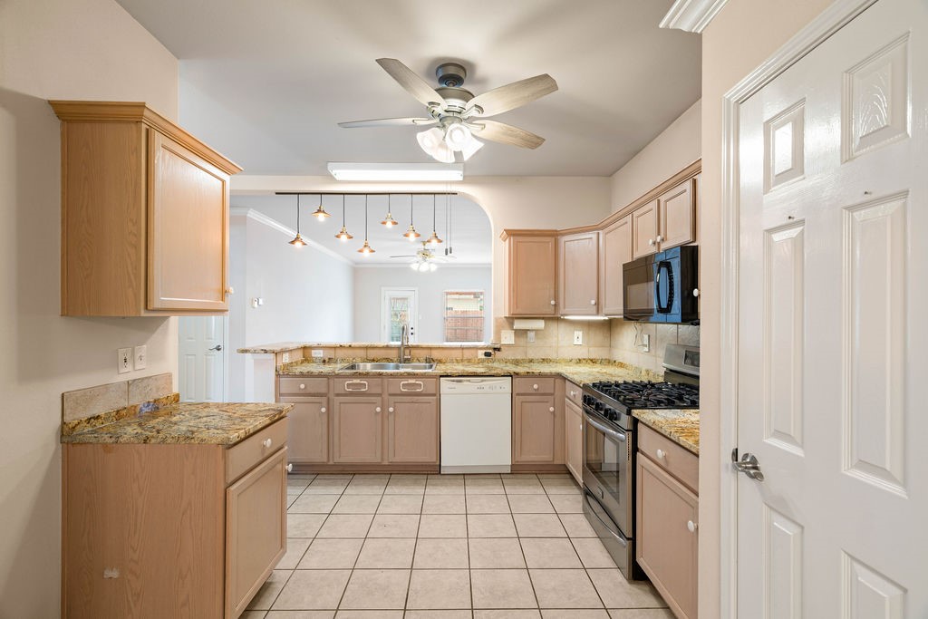 6525 Fenwick Dr Property Photo 4