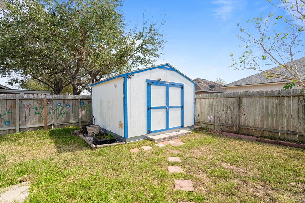 6525 Fenwick Dr Property Photo 22