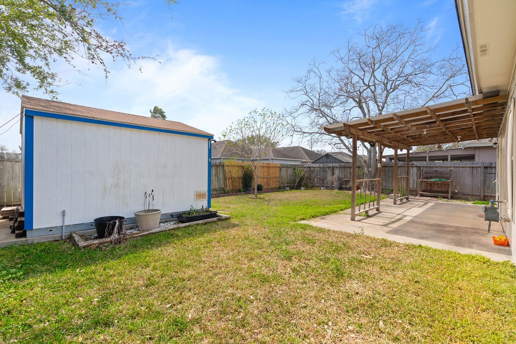 6525 Fenwick Dr Property Photo 23