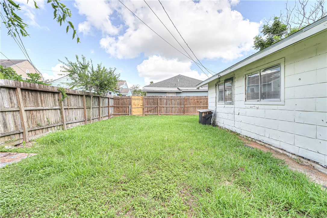 629 Atlantic St Property Photo 38