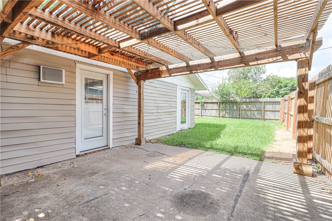 629 Atlantic St Property Photo 40