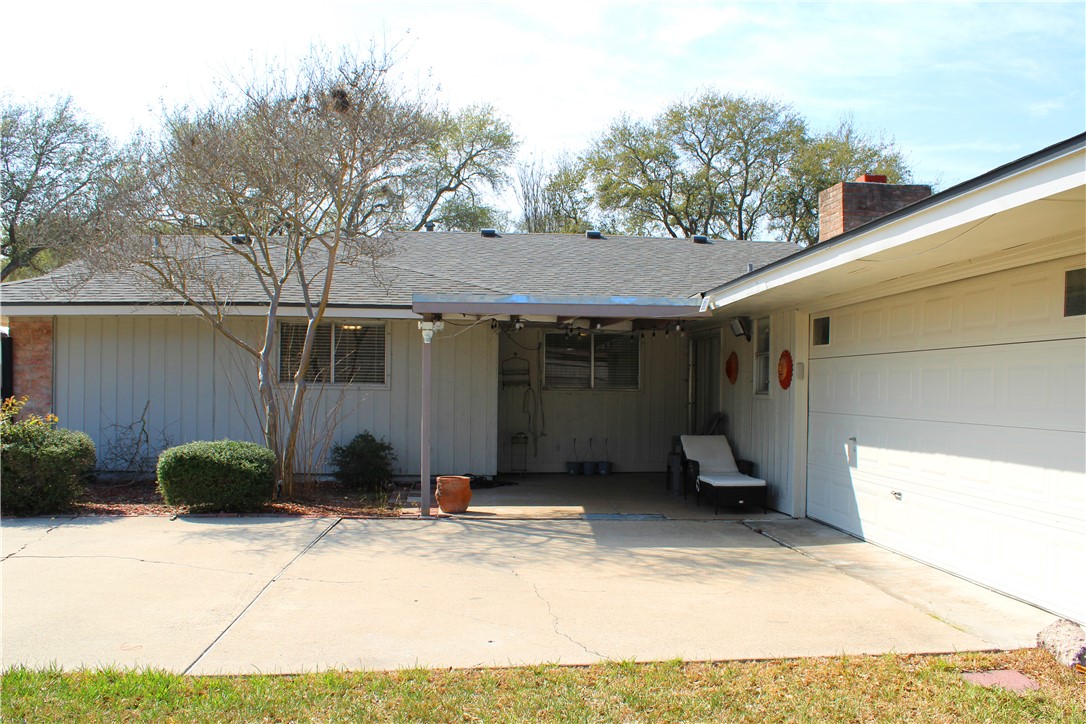 1042 Pyramid Dr Property Photo 26