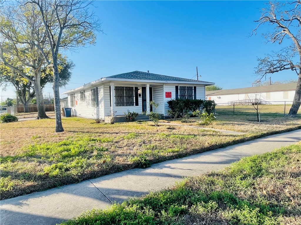 2945 Carver Dr Property Photo