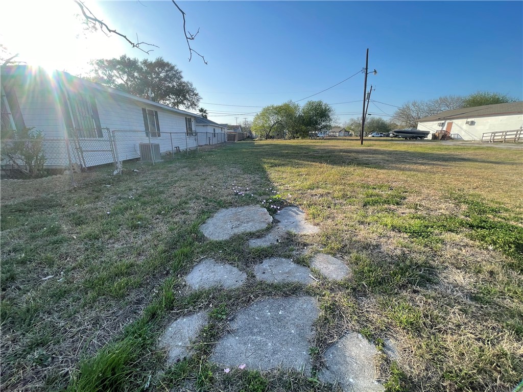 2945 Carver Dr Property Photo 3