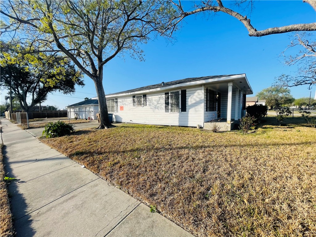 2945 Carver Dr Property Photo 4