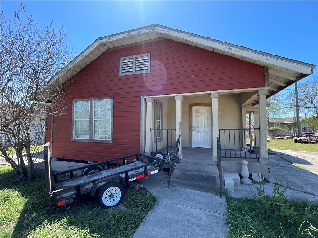 2745 Tarlton St Property Photo